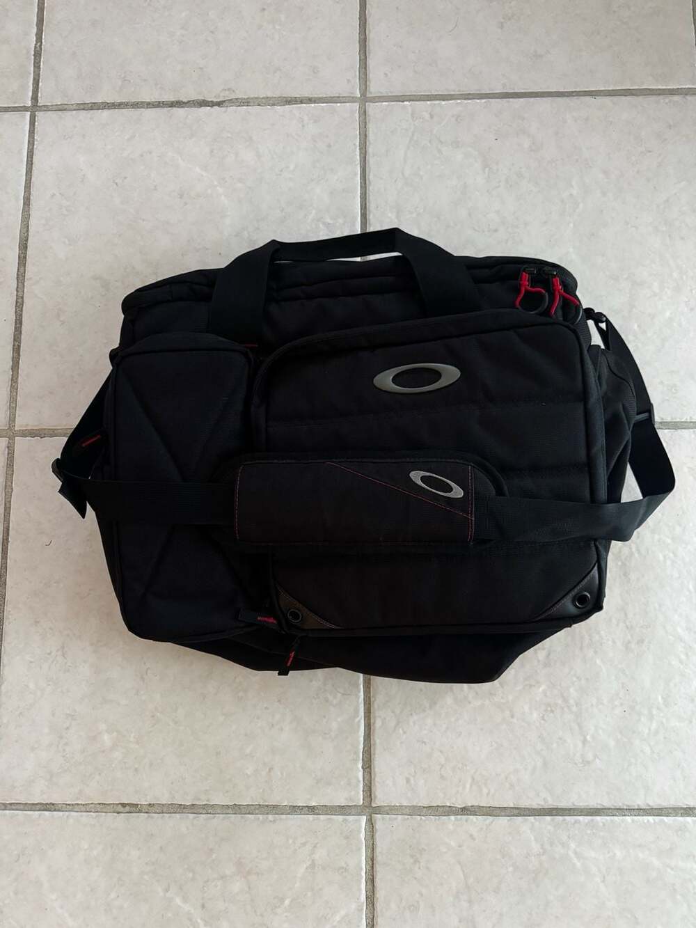 Oakley Chamber Range Tactical Gear Messenger Bag - Picture 2 of 4